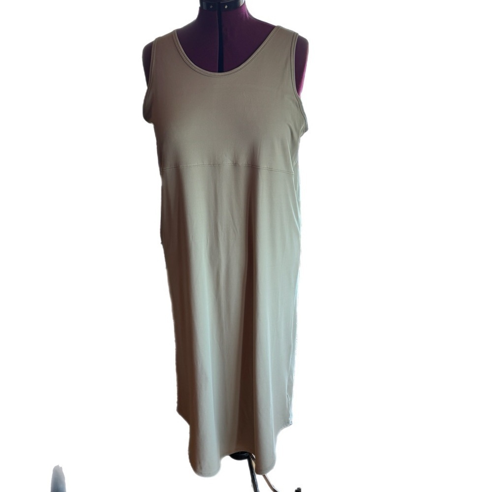 Sleeveless LIGHT GREEN  Dress
DRAPES NICELY
EX LG/ TG